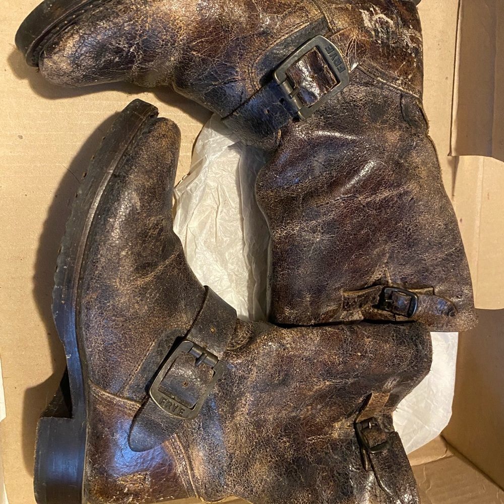 Frye Veronica Short